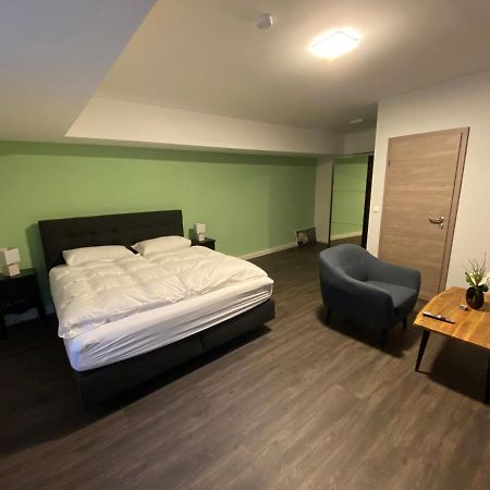 Jg Hotel Am Schweizerberg Memmingen Esterno foto